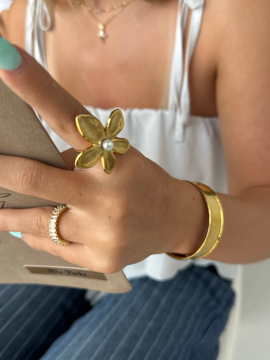 White Rhinestone Ring