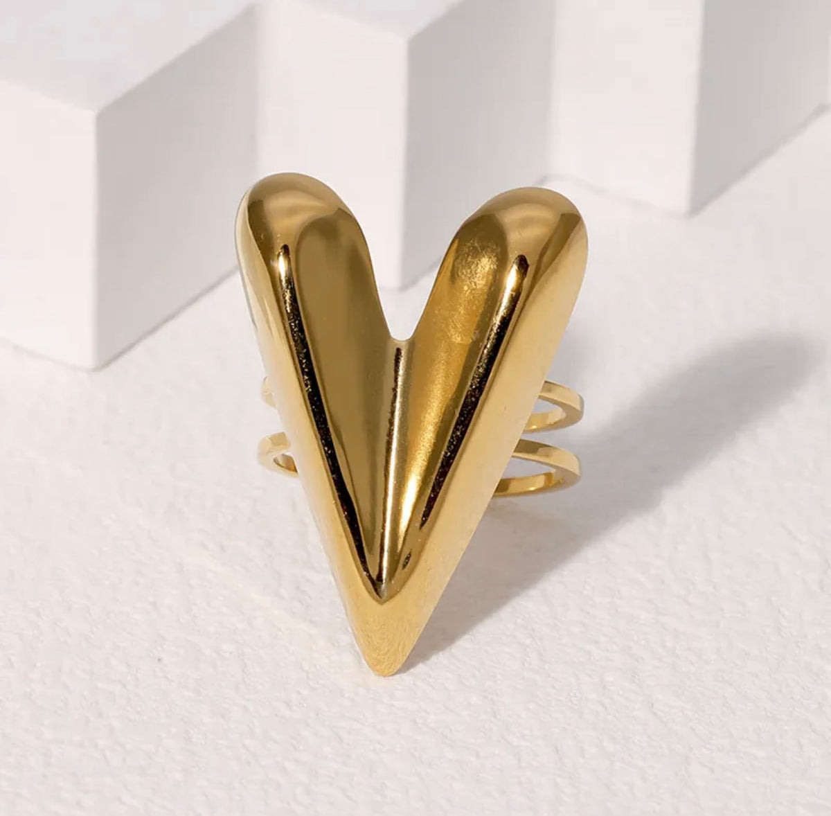 Chunky Heart Ring - Gold