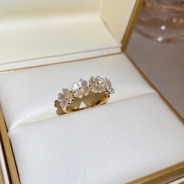 Daisies Ring